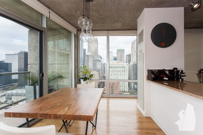 Photo - 611 S Wells St Unit 002404