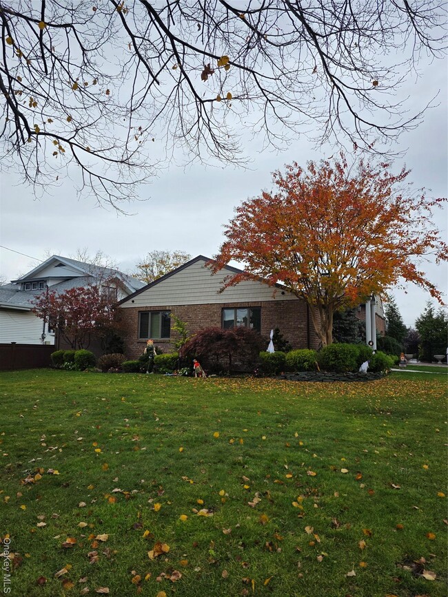 Photo - 2984 Trinity St