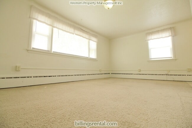 Living Room - 711 Avenue B Unit #3