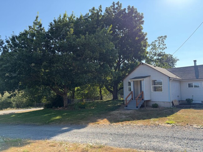 Building Photo - 42116 Gilbert Ln