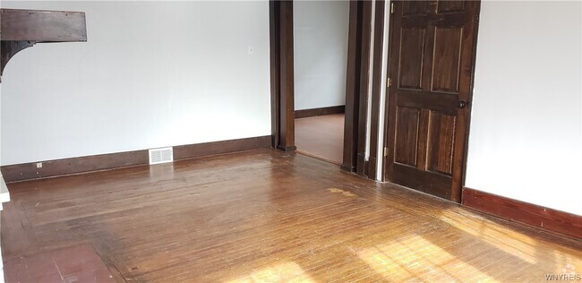 Building Photo - 46 Roanoke Pkwy Rental