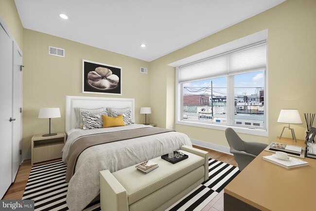 Photo - 2028 Trenton Ave