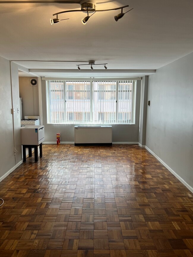 Photo - 950 25th St NW Unidad 402S