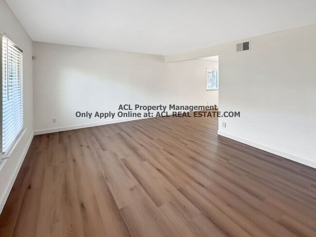 Photo - Spacious & Upgraded 4-Bedroom Townhouse in North Fremont!