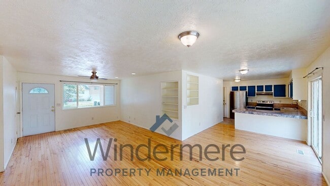 Photo - 151 E Maple St