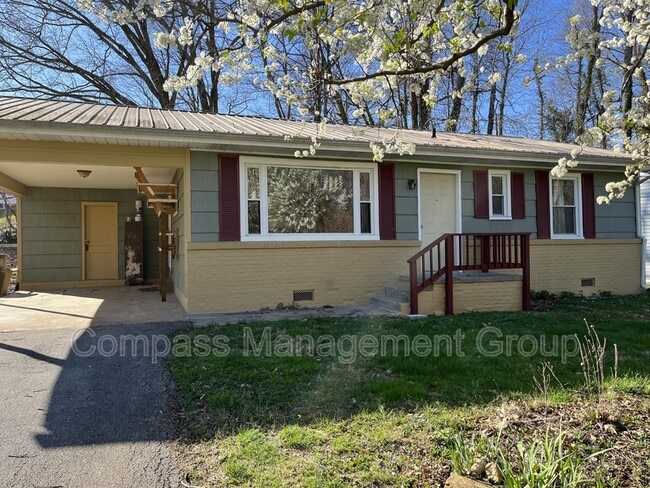 Photo - 2911 Davis St SE