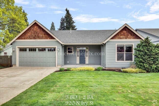 Building Photo - Radiant 3-bedroom Home in Downtown Canby