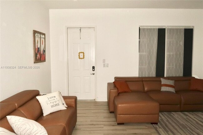 Photo - 531 SW 147th Ave