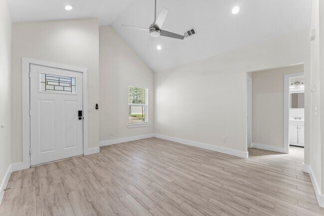 Building Photo - 846 Omeara