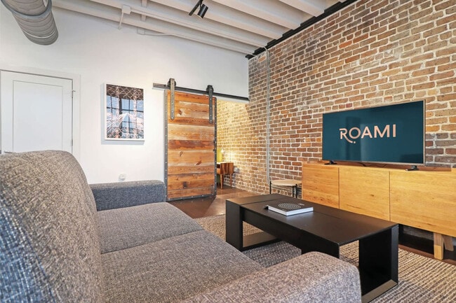Building Photo - 822 Howard Ave Rental