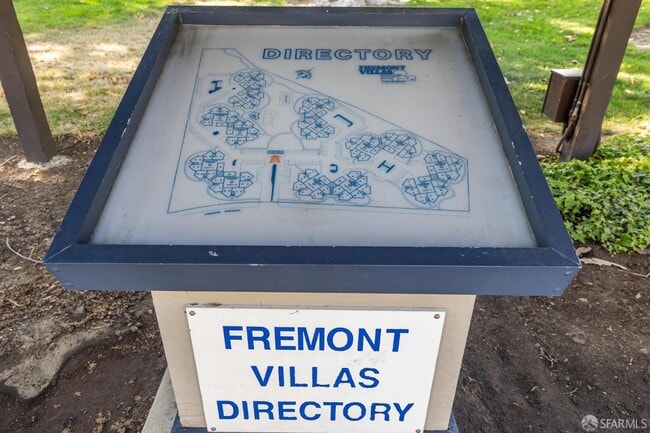 Photo - 1910 Barrymore Common