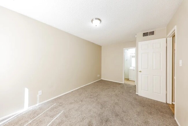 Photo - 6934 W Haven Ave