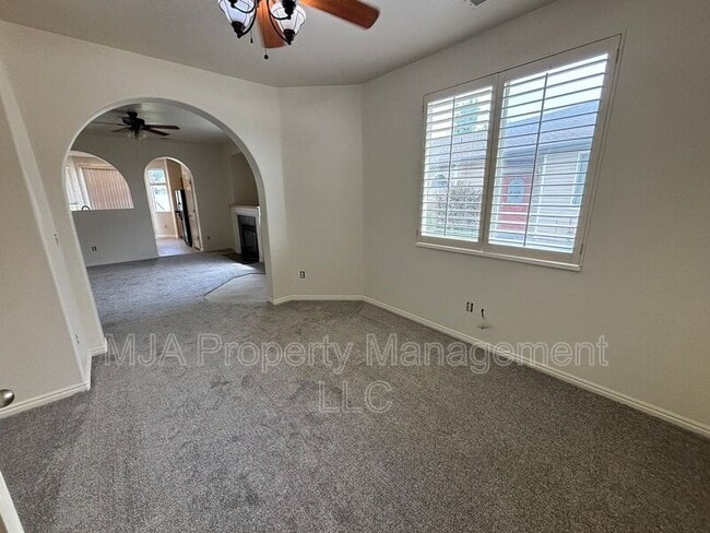 Photo - 212 Caleb Dr