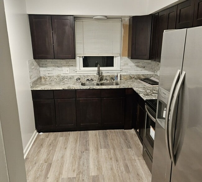 Photo - 4652 Custer Ave Unidad 1S