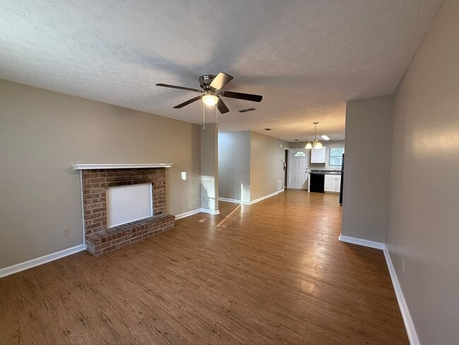 Building Photo - 115/117 Vintage Ct Unit 115