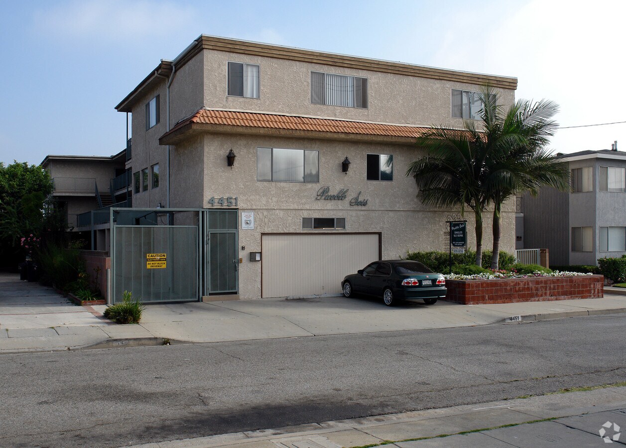 Photo - 4451 W 130th St Apartments