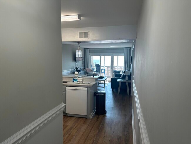 1011 S Ocean Blvd
