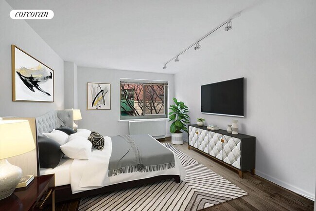 Photo - 100 W 89th St