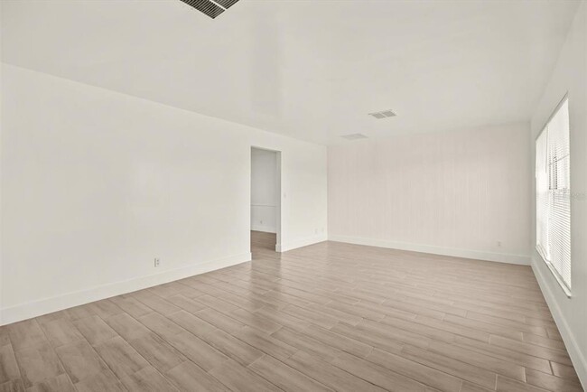 Photo - 31300 US-441