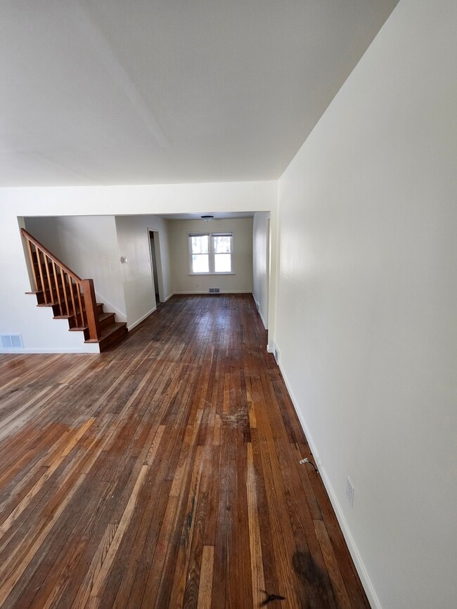 Photo - 724 Dewey St