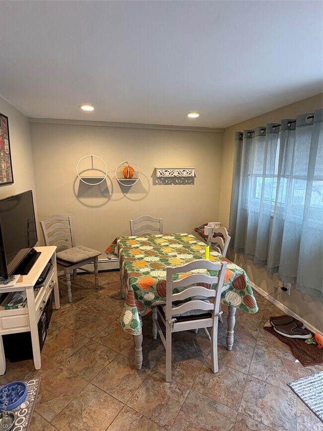 Photo - 191 Atlantic Pl