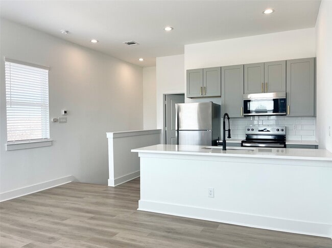 Photo - 22214 Dutch Oven Dr Unit B