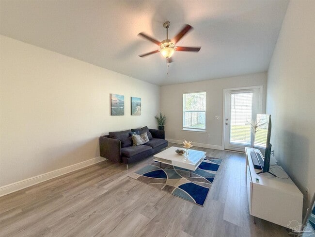 Photo - 392 Hilburn Ln