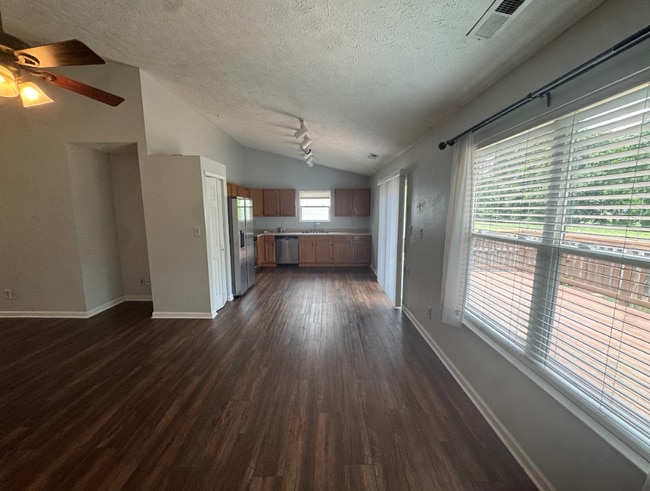 Photo - 778 Kingston Cir