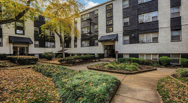 Exterior - Courtyard Park