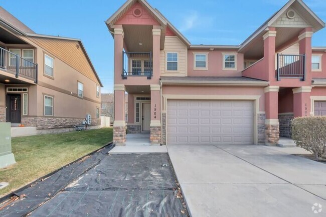 Building Photo - AWESOME ROW END TOWNHOUSE IN SARATOGA SPRINGS