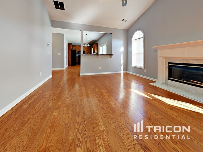 Photo - 381 Sunderland Way