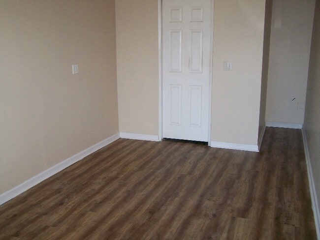 Building Photo - 1617 Vincent St Rental