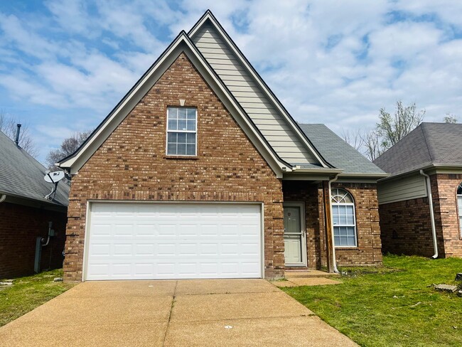 Photo - 3BR/2.5BA  near Shelby Farms.  No CARPET! Small pets allowed.