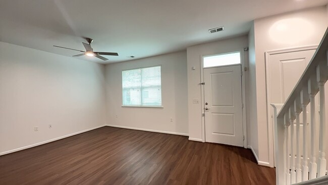 Photo - 662 Lacy Oak Dr