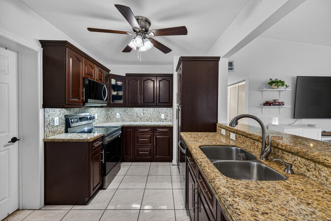 Photo - 211 S 57th Way