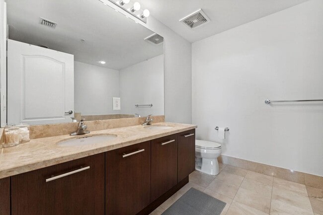 Photo - 410 Evernia St