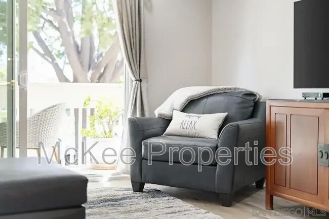 Photo - 516 E Ave