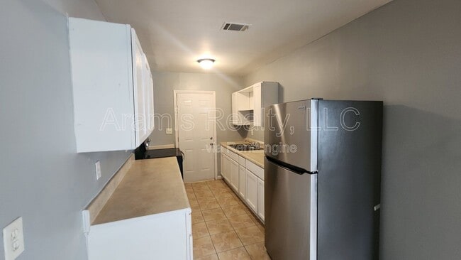 Photo - 248 Rosser St SW