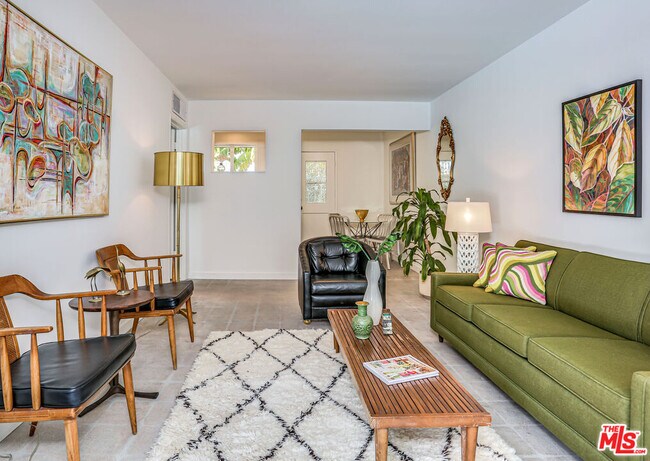 Photo - 459 E Avenida Olancha