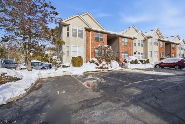 Photo - 8 Jennifer Dr