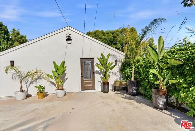 132 N Carson Rd