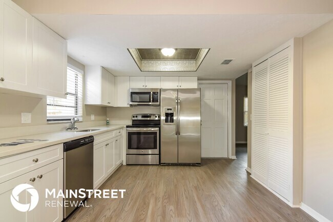 Photo - 612 Angelica Pl