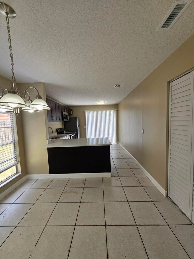 4876 Orleans Ct