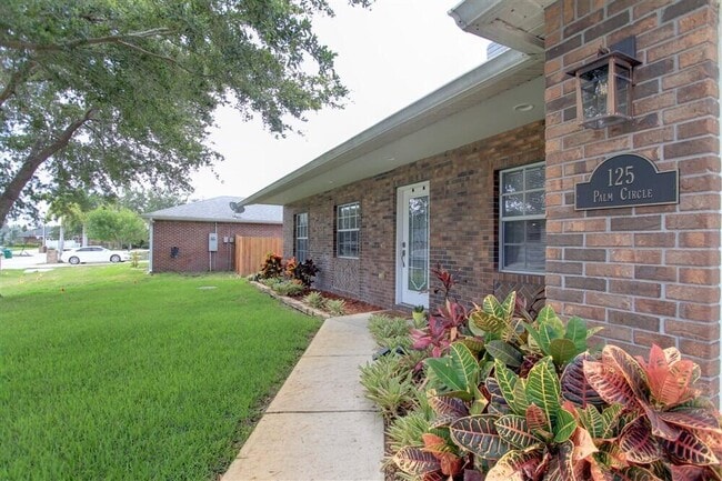 Photo - 125 Palm Cir