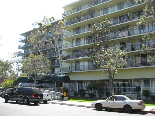 Photo - 2455 S St Andrews Pl Unit #2455