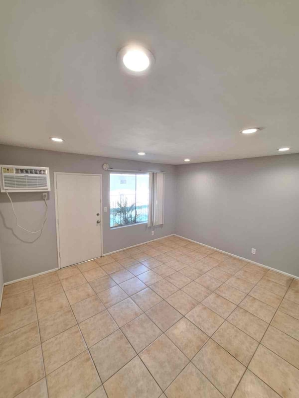 Photo - 4660 Kester Ave Unidad 107