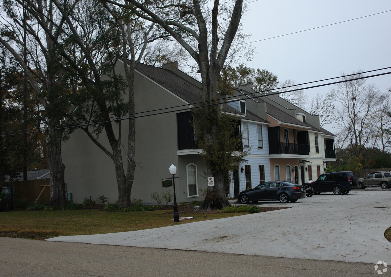 Parkview Quarters - Parkview Quarters Apartments