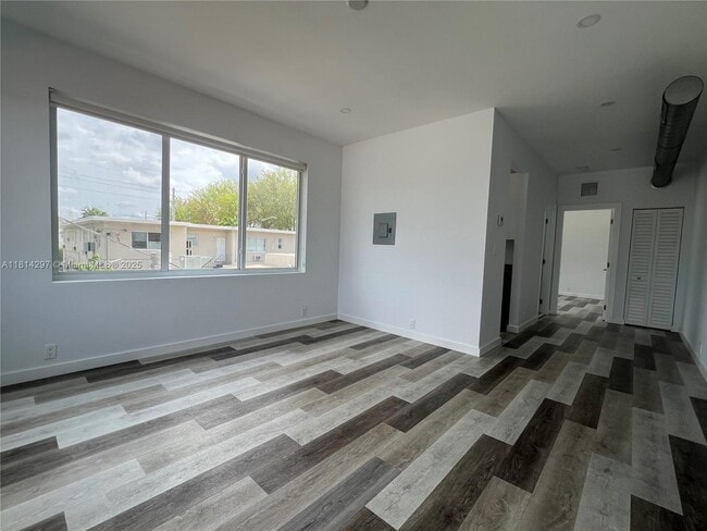 Photo - 1814 SW 22nd Ave Apartment Unit 8