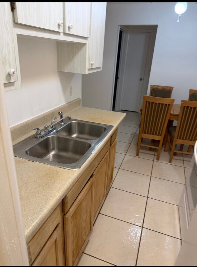 702 N L St Unit 15