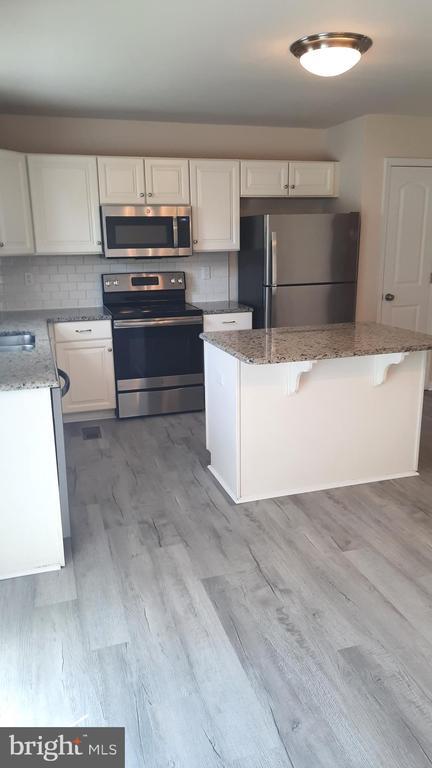 Photo - 929 Admiral's Quay Dr